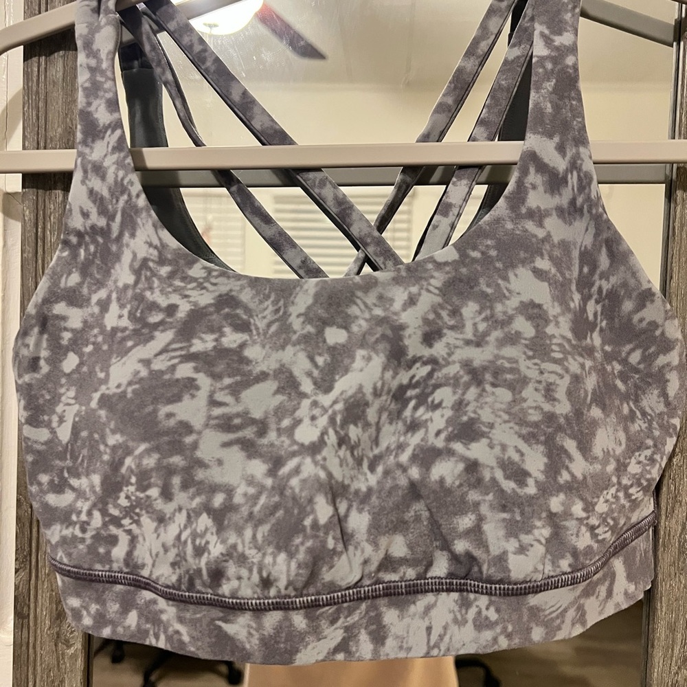 Lululemon sports bra